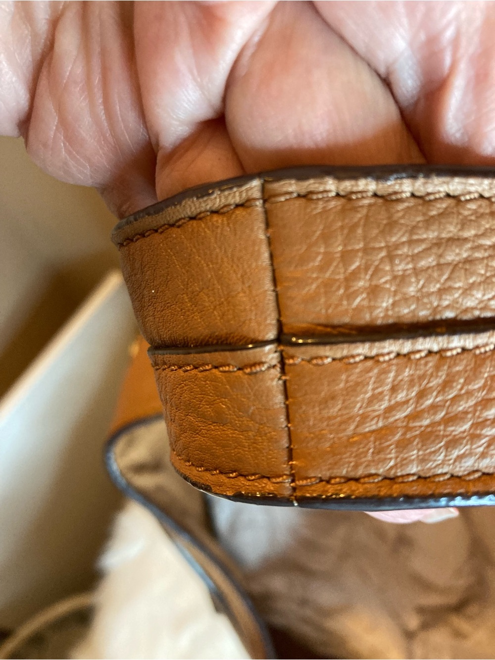 Beautiful Tory Burch All T Hobo in Tan Leather - RARE - Picture 3 of 9